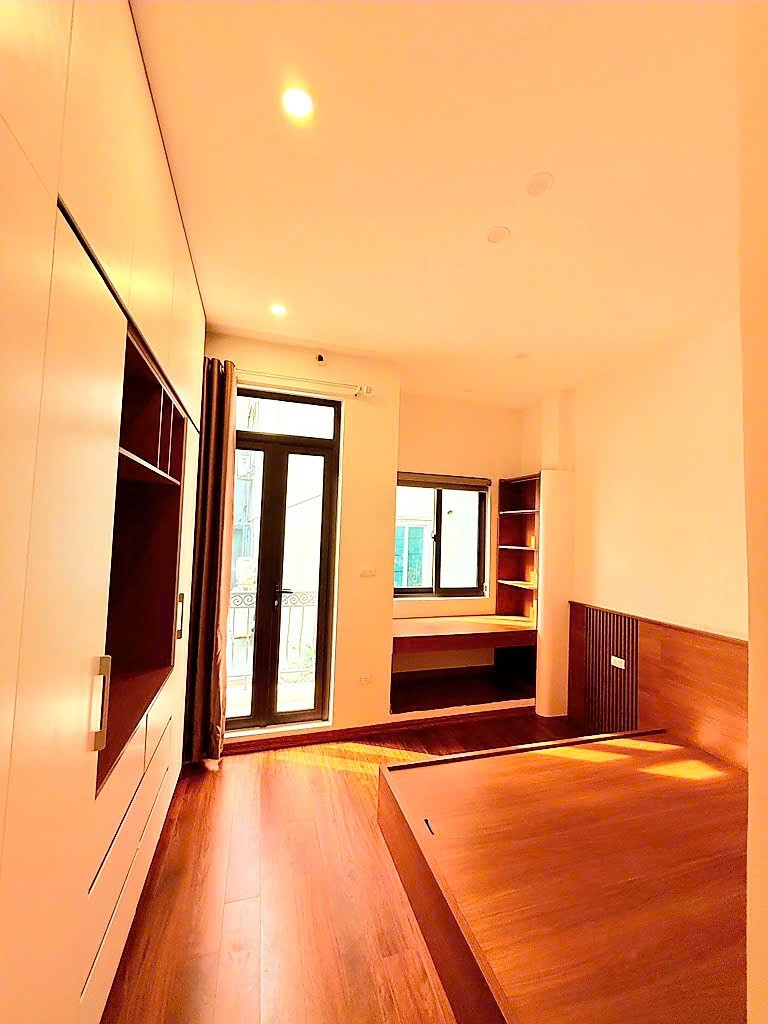 Bán nhà 48m2 Cổ Nhuế, Phạm Văn Đồng, Ngõ nông thoáng, Gần phố, Full nội thất, Ở hoặc cho thuê 5