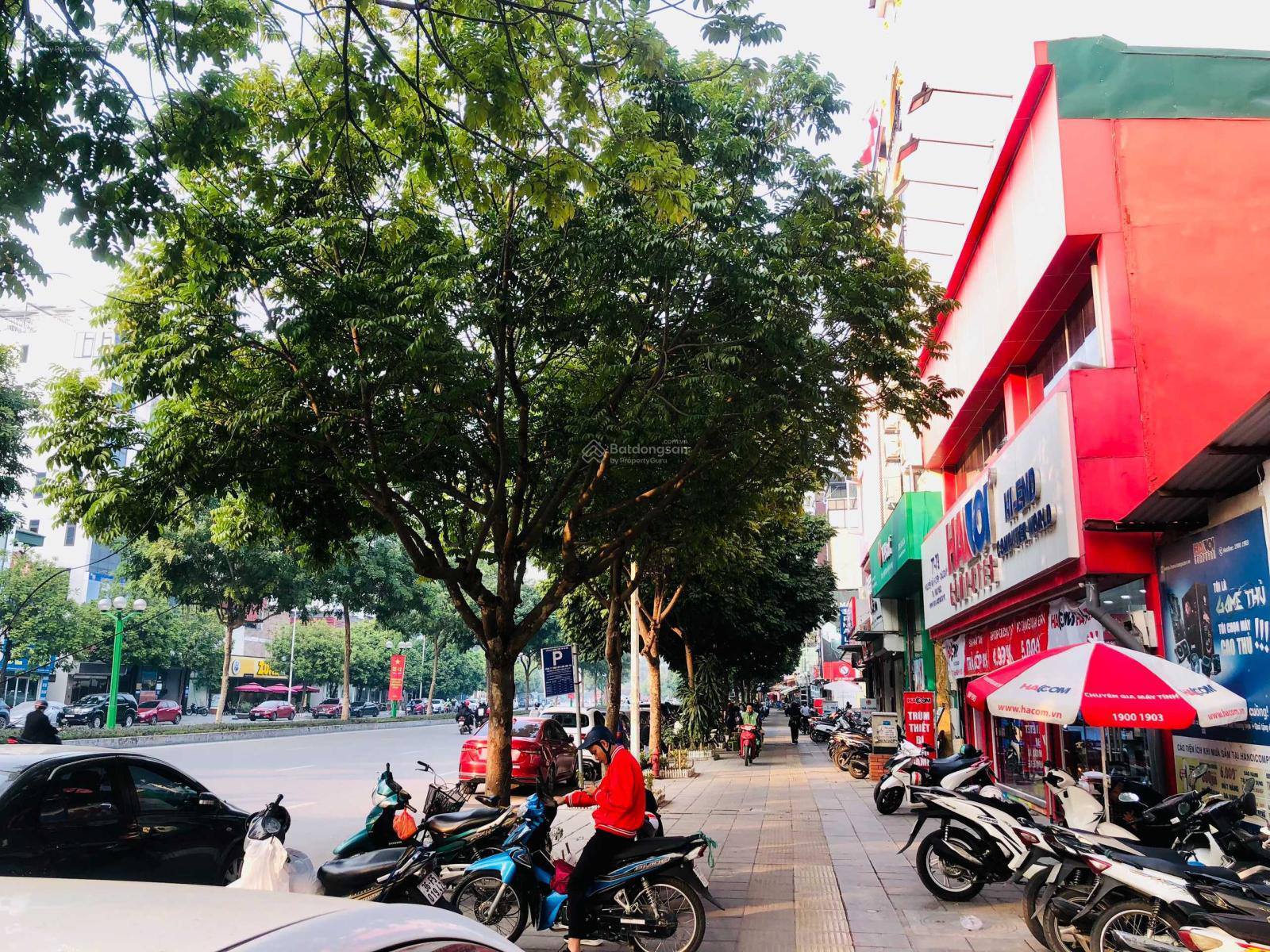 Cho thuê nhà MP Nguyễn Văn Huyên, Cầu Giấy THANG MÁY - VỈA HÈ - KD giá 19 triệu 2