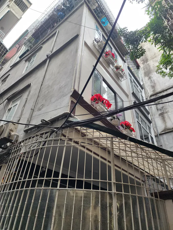 Bán nhà 4  tầng Nguyễn Trãi, DT  48,2m², Full Nội Thất GIÁ 8TY 350 TR LH ; 083.2865.116