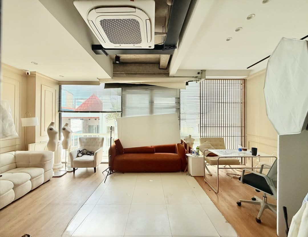 TOÀ NHÀ VĂN PHÒNG HUỲNH VĂN BÁNH - 103m2 (7×15) VUÔNG A4 - HĐ THUÊ 71.5TR/THÁNG - GIÁ 21.5T 16