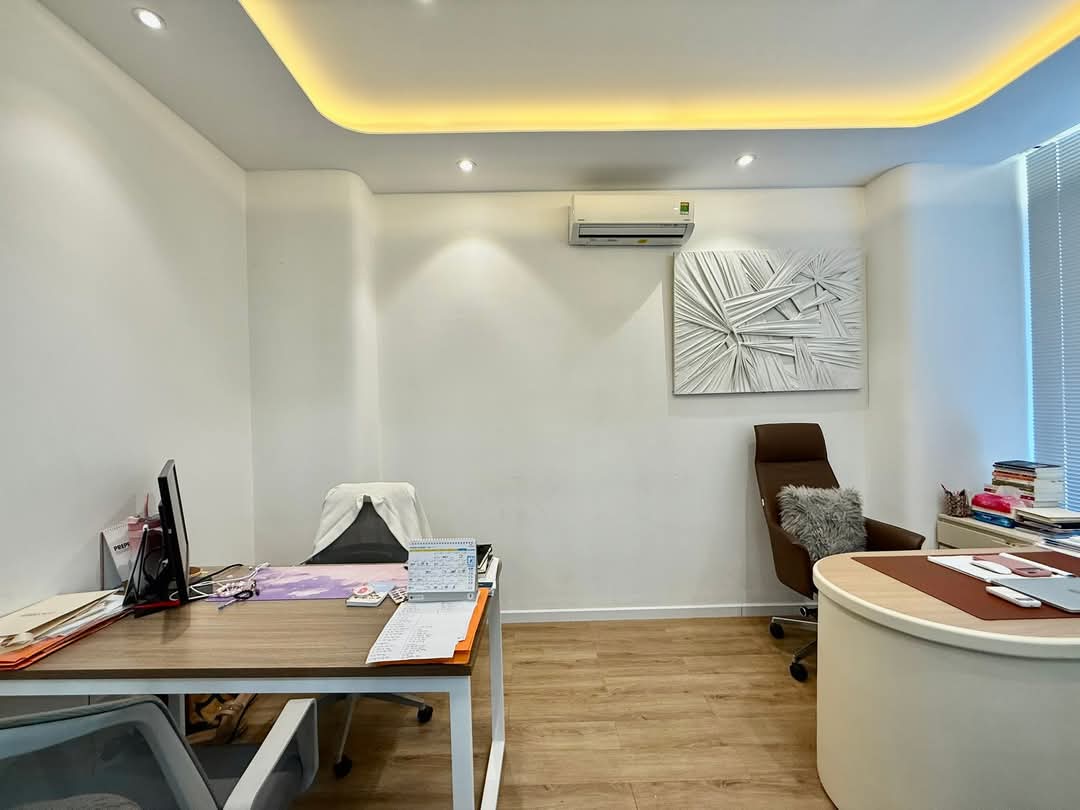 TOÀ NHÀ VĂN PHÒNG HUỲNH VĂN BÁNH - 103m2 (7×15) VUÔNG A4 - HĐ THUÊ 71.5TR/THÁNG - GIÁ 21.5T 9