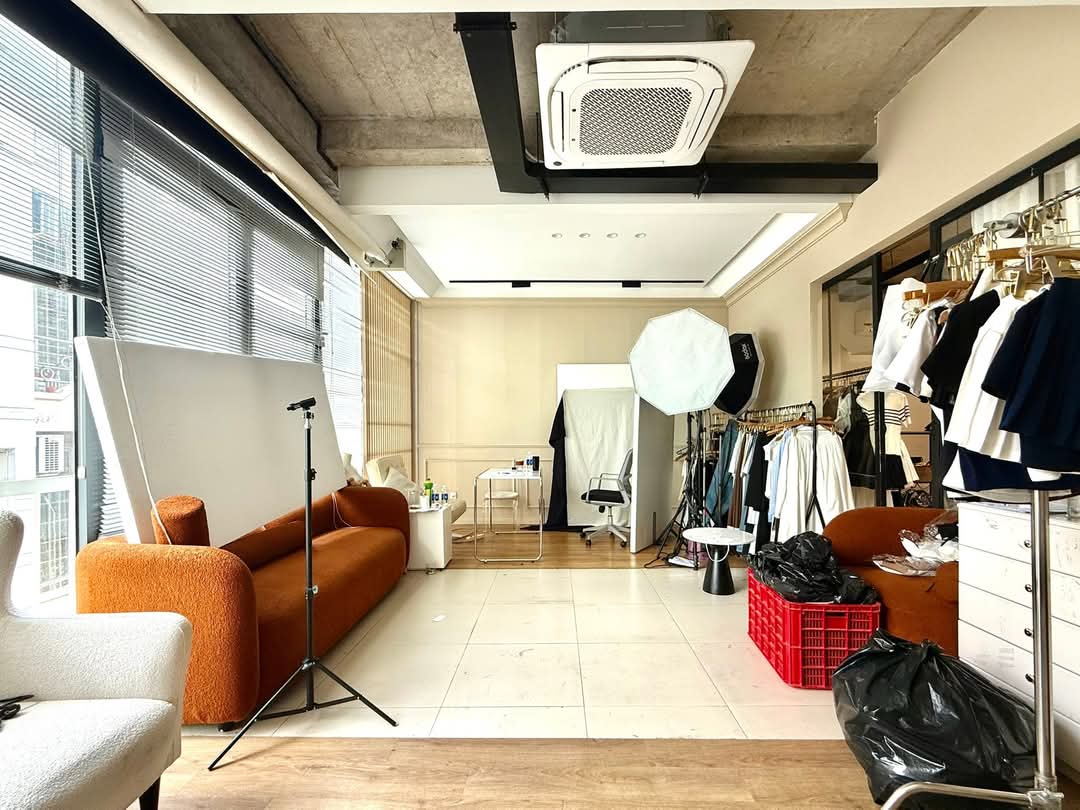 TOÀ NHÀ VĂN PHÒNG HUỲNH VĂN BÁNH - 103m2 (7×15) VUÔNG A4 - HĐ THUÊ 71.5TR/THÁNG - GIÁ 21.5T 5