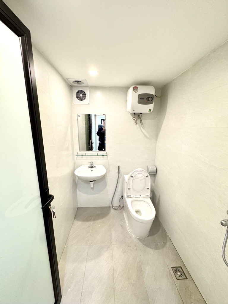 Cần bán Căn hộ chung cư đường Bùi Ngọc Dương, Phường Quỳnh Lôi, Diện tích 70m², Giá 5.4 Tỷ 4