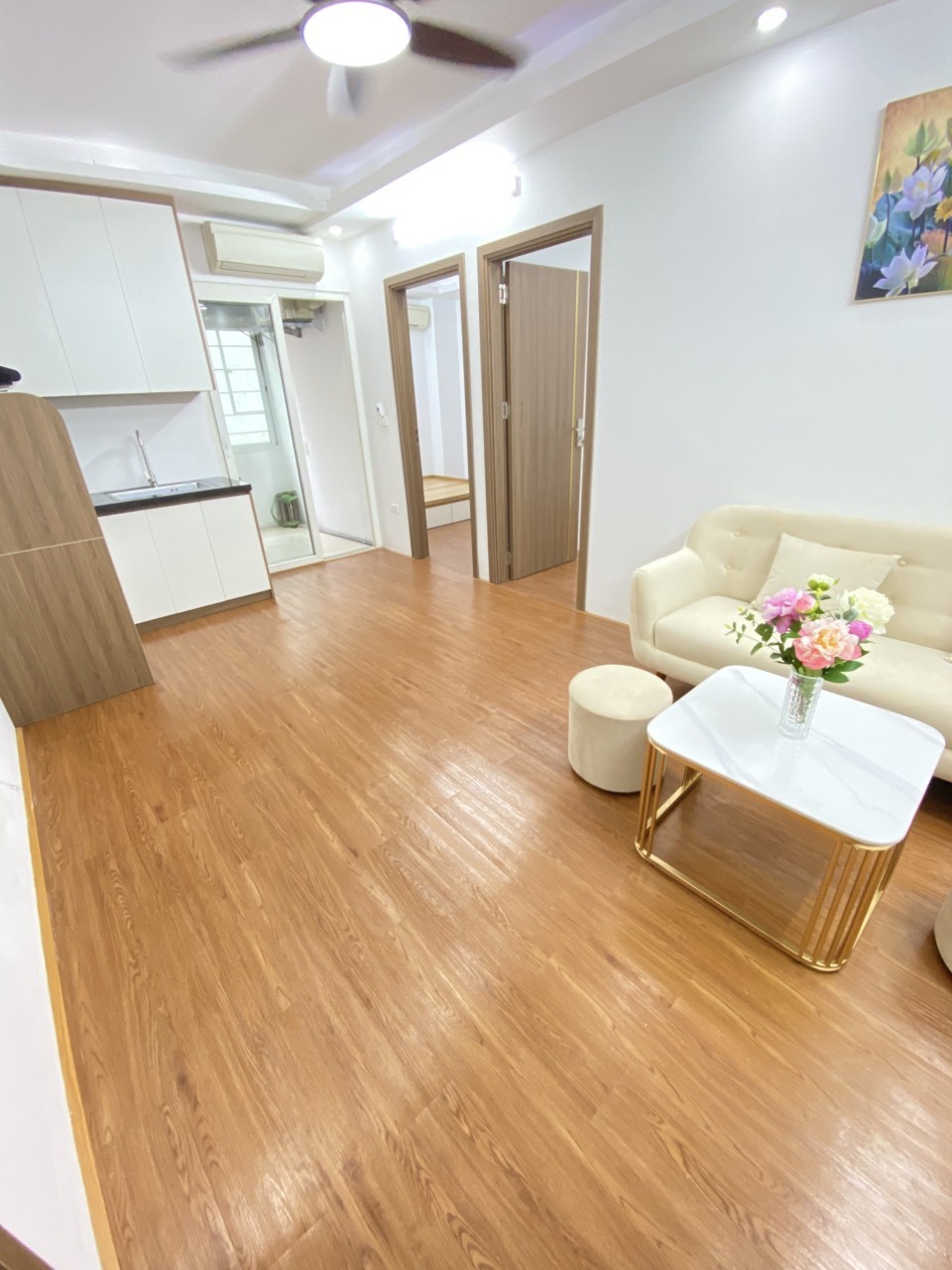 Bán căn hộ CCMN ngõ Hoàng Đạo Thành, Thanh Xuân 55m, 2 ngủ giá 1.9 tỷ, đường ô tô