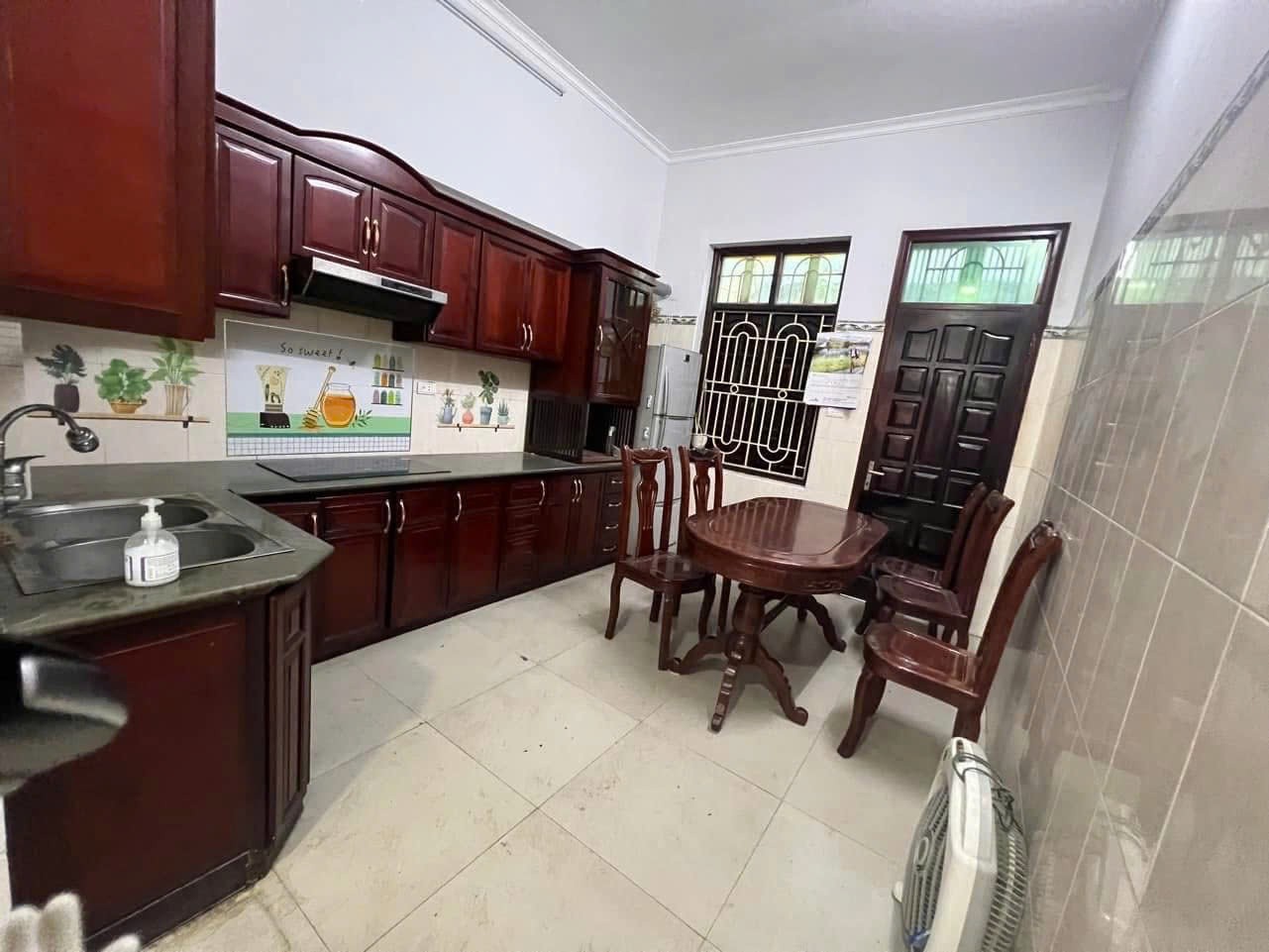 Cho thuê nhà riêng ở Hoàng Sâm, Nghĩa Đô, Cầu Giấy 40m x 5T giá 19tr, vỉa hè, ô tô tránh 3