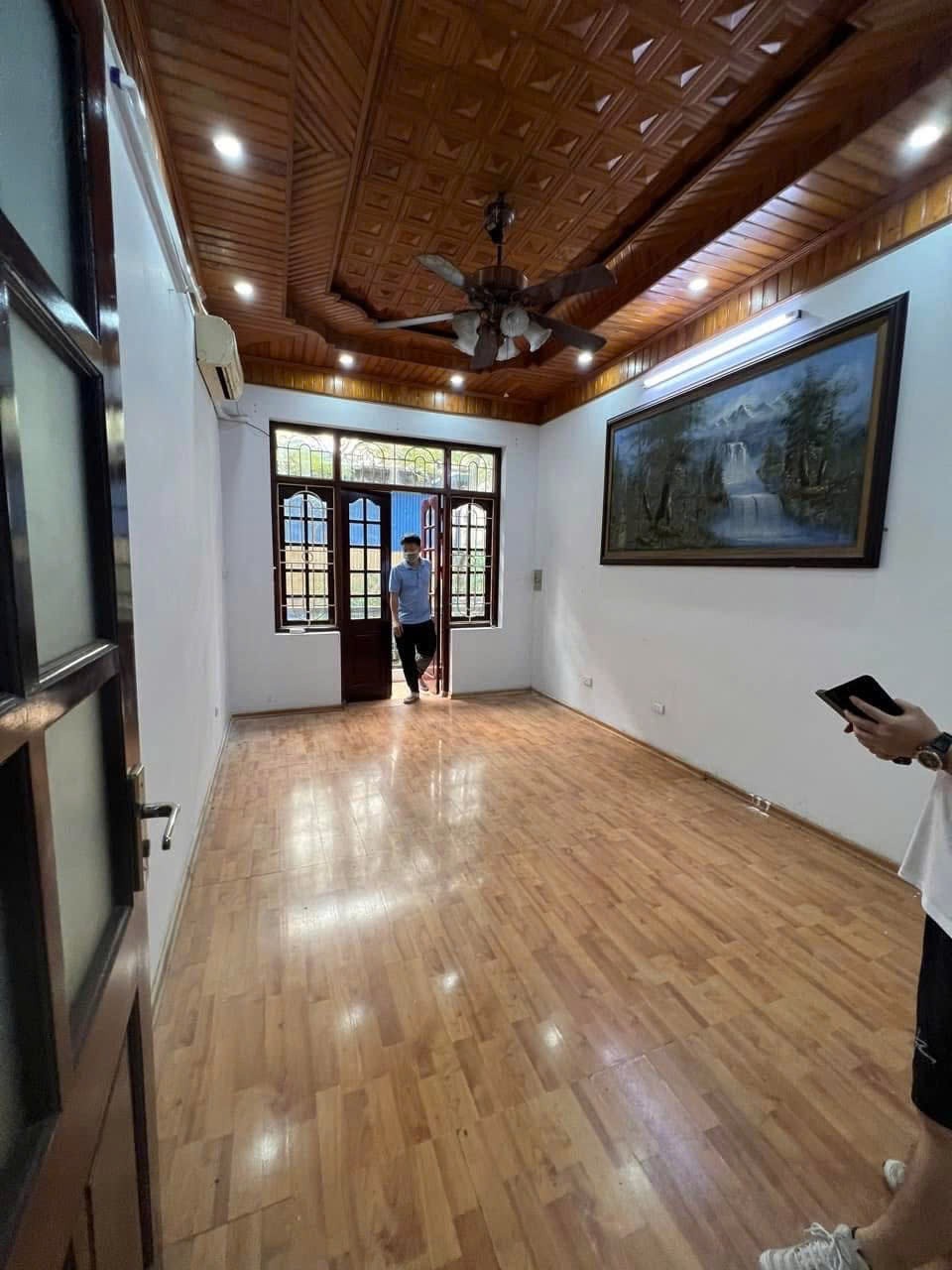 Cho thuê nhà riêng ở Hoàng Sâm, Nghĩa Đô, Cầu Giấy 40m x 5T giá 19tr, vỉa hè, ô tô tránh 4