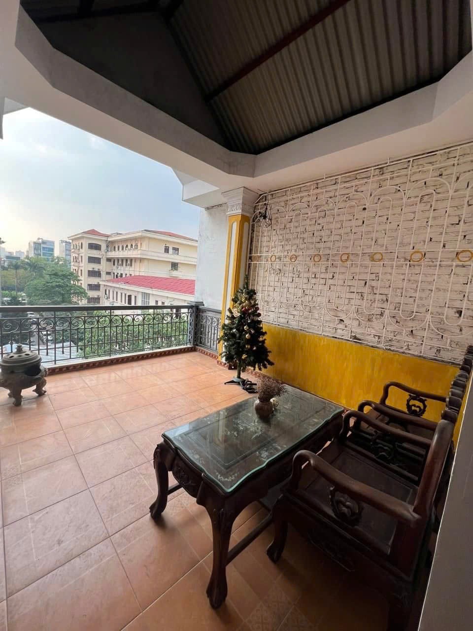 Cho thuê nhà riêng ở Hoàng Sâm, Nghĩa Đô, Cầu Giấy 40m x 5T giá 19tr, vỉa hè, ô tô tránh 6