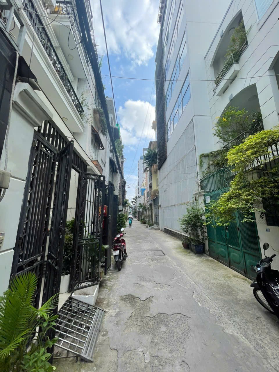 Ngộp bank!!! Bán Nhà 8*14m, hẻm xe hơi đường Tô Hiến Thành – Q10, giá chỉ 13 tỷ