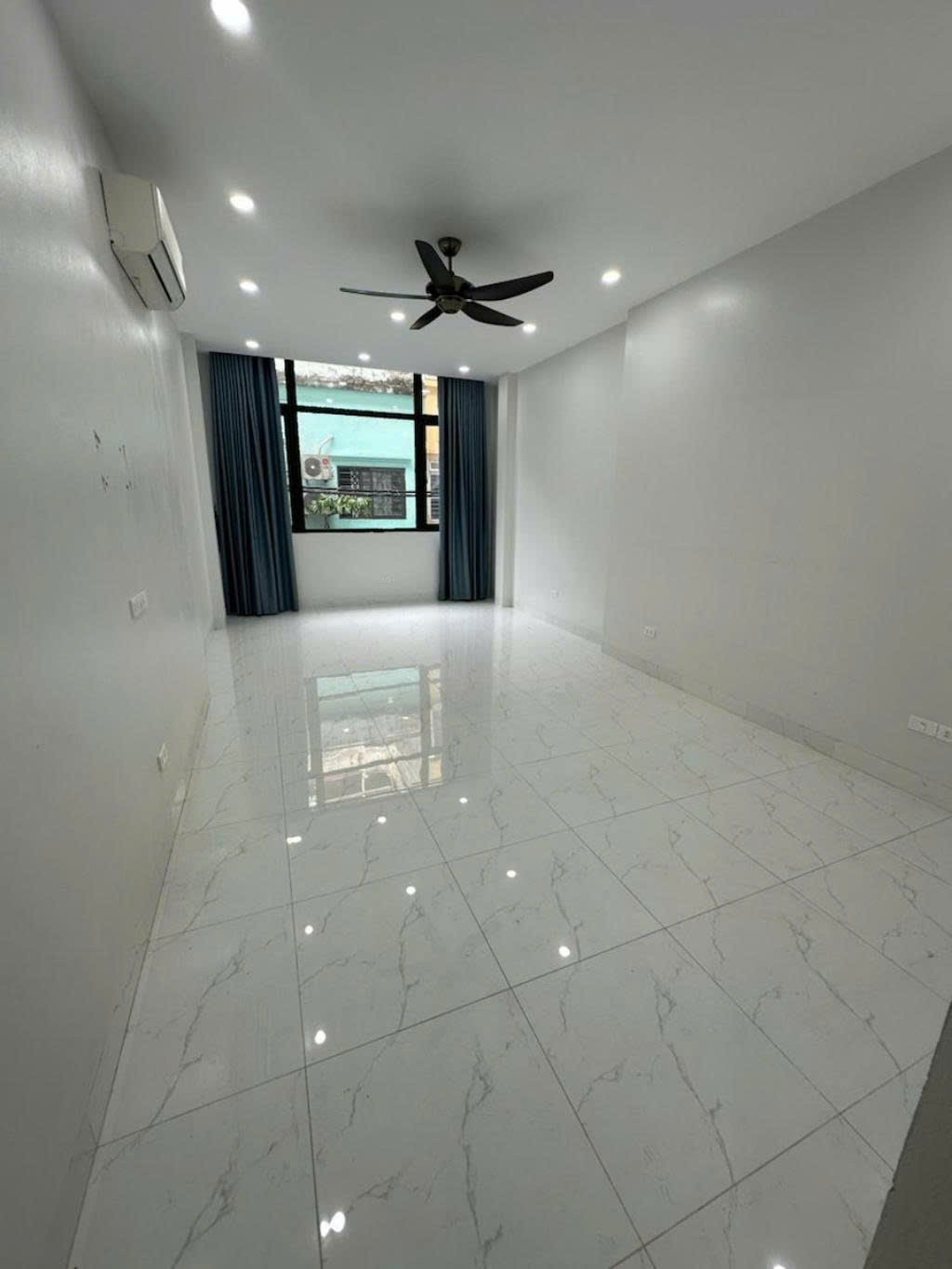 Cần bán Nhà mặt tiền đường Hoàng Mai, Phường Hoàng Văn Thụ, Diện tích 46m², Giá 8.9 Tỷ 2