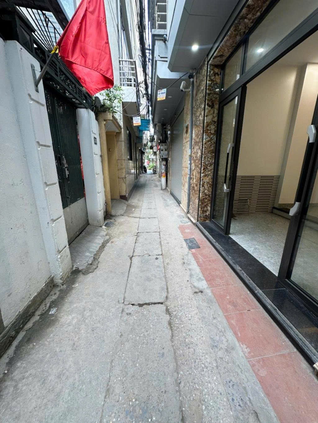 Cần bán Nhà mặt tiền đường Hoàng Mai, Phường Hoàng Văn Thụ, Diện tích 46m², Giá 8.9 Tỷ 6