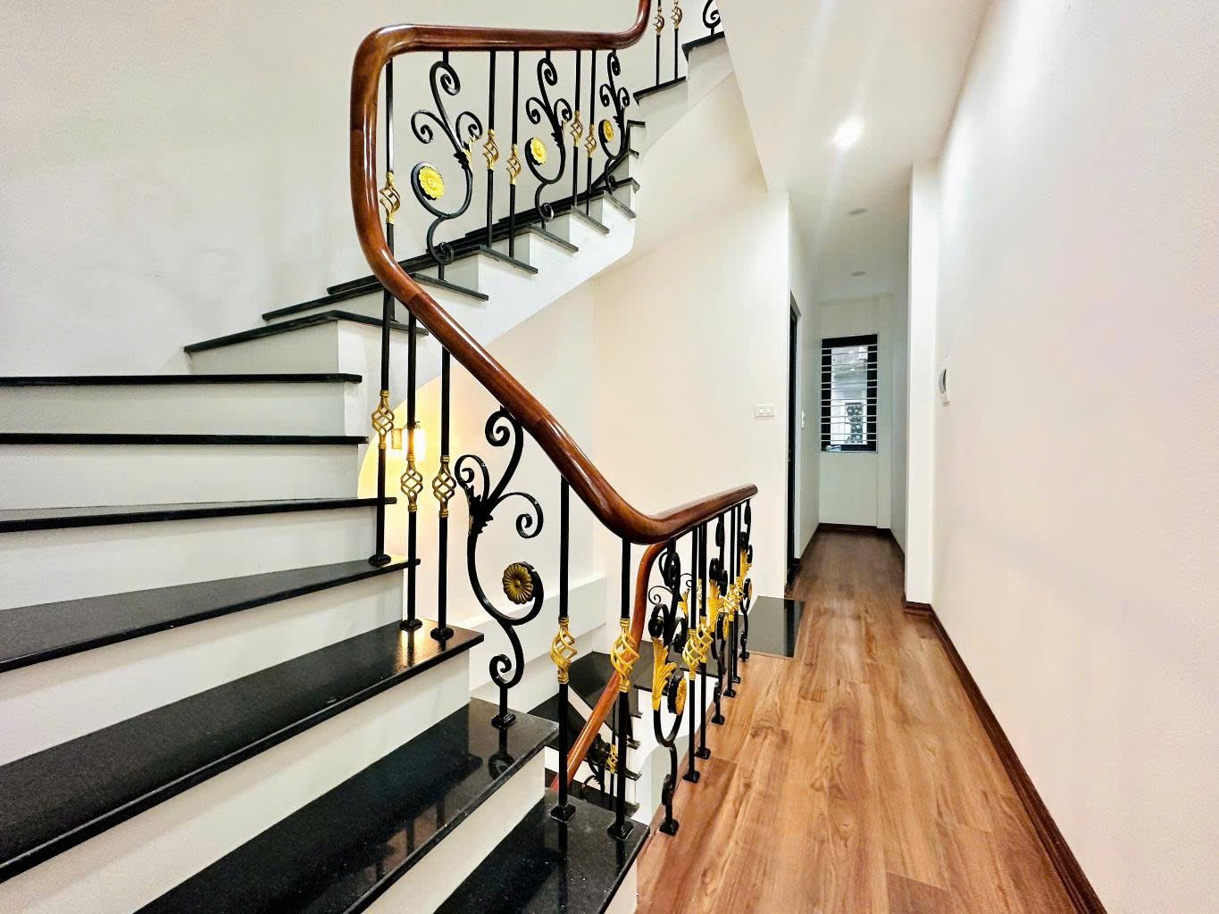 Cần bán Nhà mặt tiền đường Minh Khai, Phường Minh Khai, Diện tích 42m², Giá 8.6 Tỷ 4