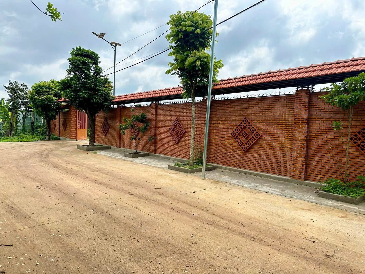NHÀ VƯỜN VIEW HỒ – FULL THỔ CƯ 4000m² – KM12 HOÀ ĐÔNG, KRÔNG PĂK Diện tích: 4000m² 12