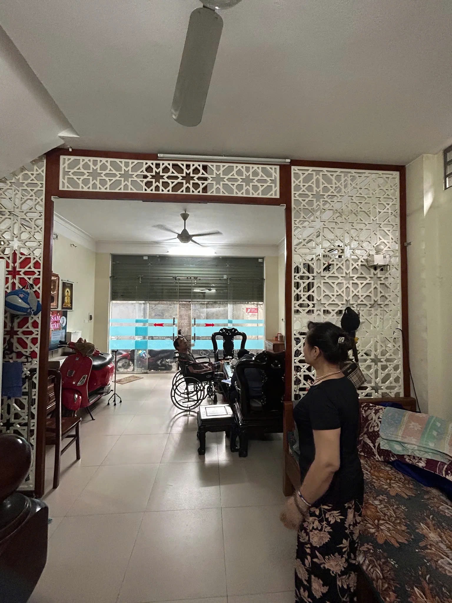 Bán Nhà  Ngõ Quỳnh 37m2. 4 tầng. mặt tiền 5.1m.  giá8.5 tỷ.  Hai Bà Trưng Hà Nội