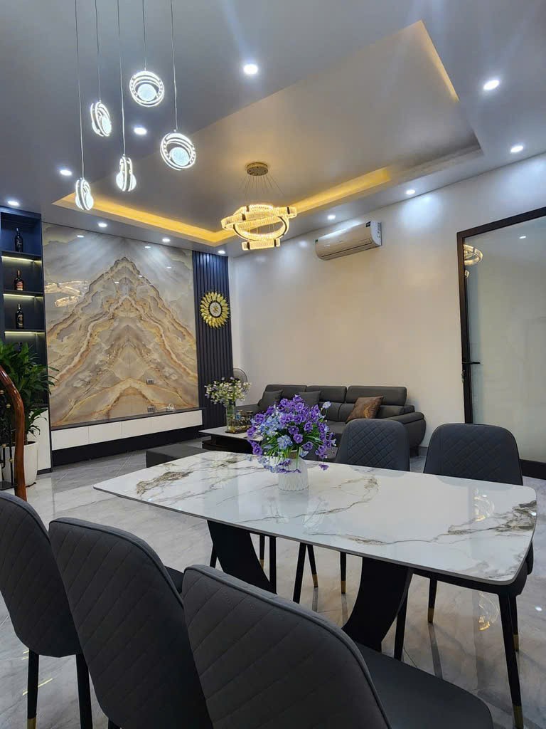 Cần bán Nhà mặt tiền đường Minh Khai, Phường Minh Khai, Diện tích 56m², Giá 9.85 Tỷ 5