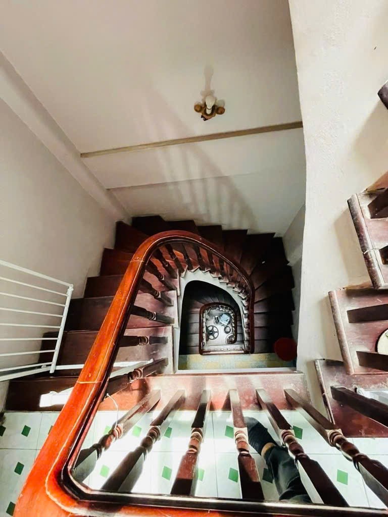 Cần bán Nhà mặt tiền đường Lê Thanh Nghị, Phường Bách Khoa, Diện tích 91m², Giá 31.2 Tỷ 2
