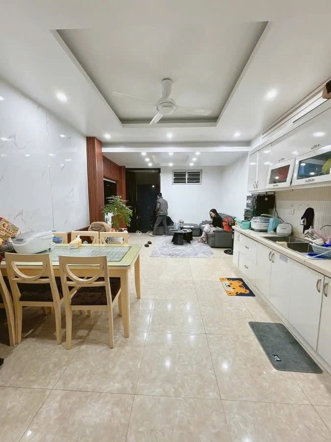 bán nhà  Thịnh Quang 47m2.  5 tầng. măt tiền4.3m. giá  8.5 tỷ  Đống Đa 2
