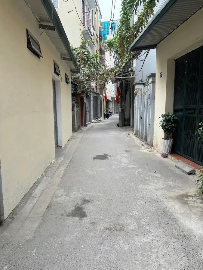 Bán Nhà  Trương Định 34m2.  4 tầng. mặt tiền 2.2. giá 6.25 tỷ Hoàng Mai Hà Nội