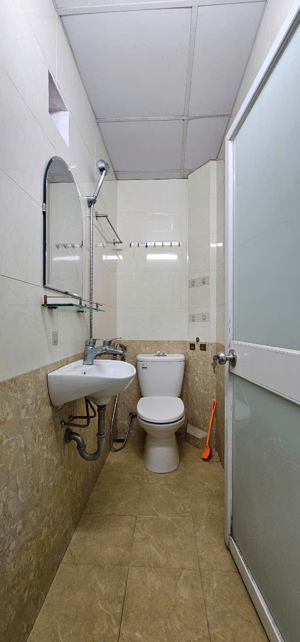 3.7 TỶ - 5 TẦNG - NHÀ ĐẸP Ở NGAY - KCBT CHẮC CHẮN - TRUNG TÂM ĐỐNG ĐA 2