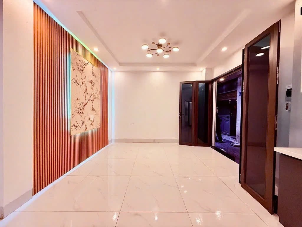 Bán Nhà  Kim Hoa 27m2. 5 tầng. mặt tiền 6.5m. giá  6.9 tỷ Đống Đa hà Nội 3