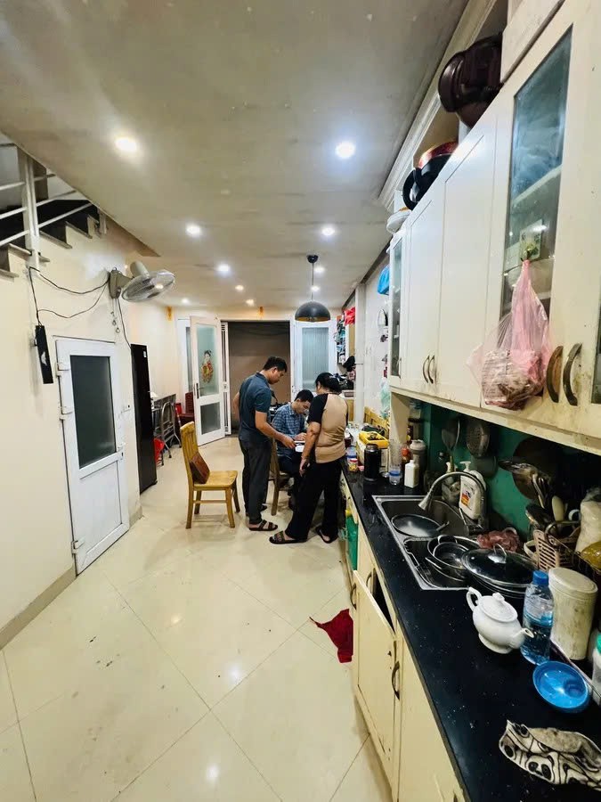 Bán Nhà Trung Liệt 38m2. 5 tầng. mặt tiền 4m giá 8.99 tỷ Đống Đa Hà Nội