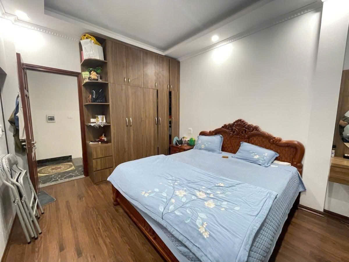 Tôi bán nhà mặt phố Hồng Mai sầm uất gần phố Bạch Mai, Chùa Quỳnh 52m2 chỉ 13.x tỷ. 0989626116 3