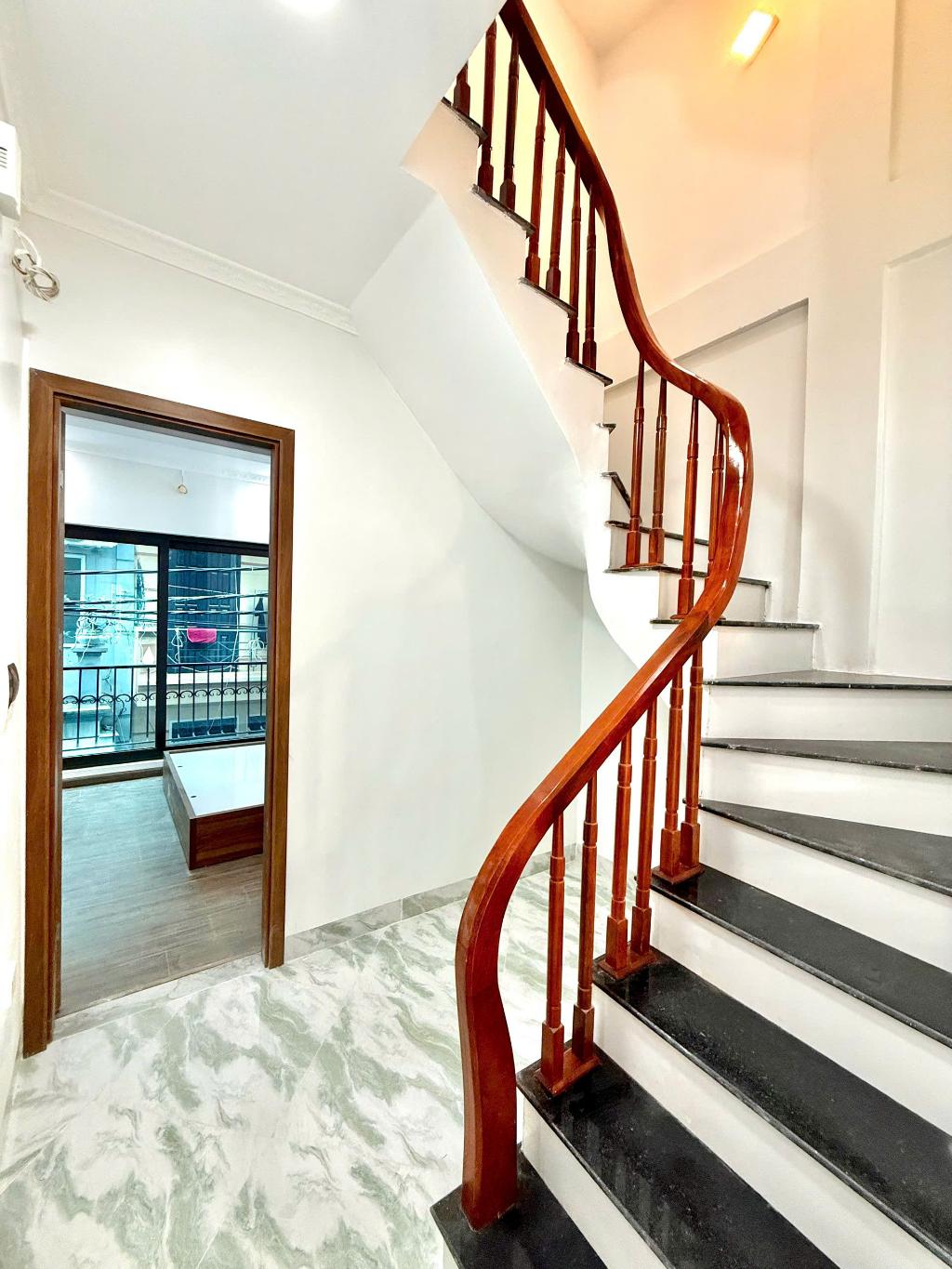 Cần bán Nhà mặt tiền đường Trương Định, Phường Thịnh Liệt, Diện tích 45m², Giá 11.4 Tỷ