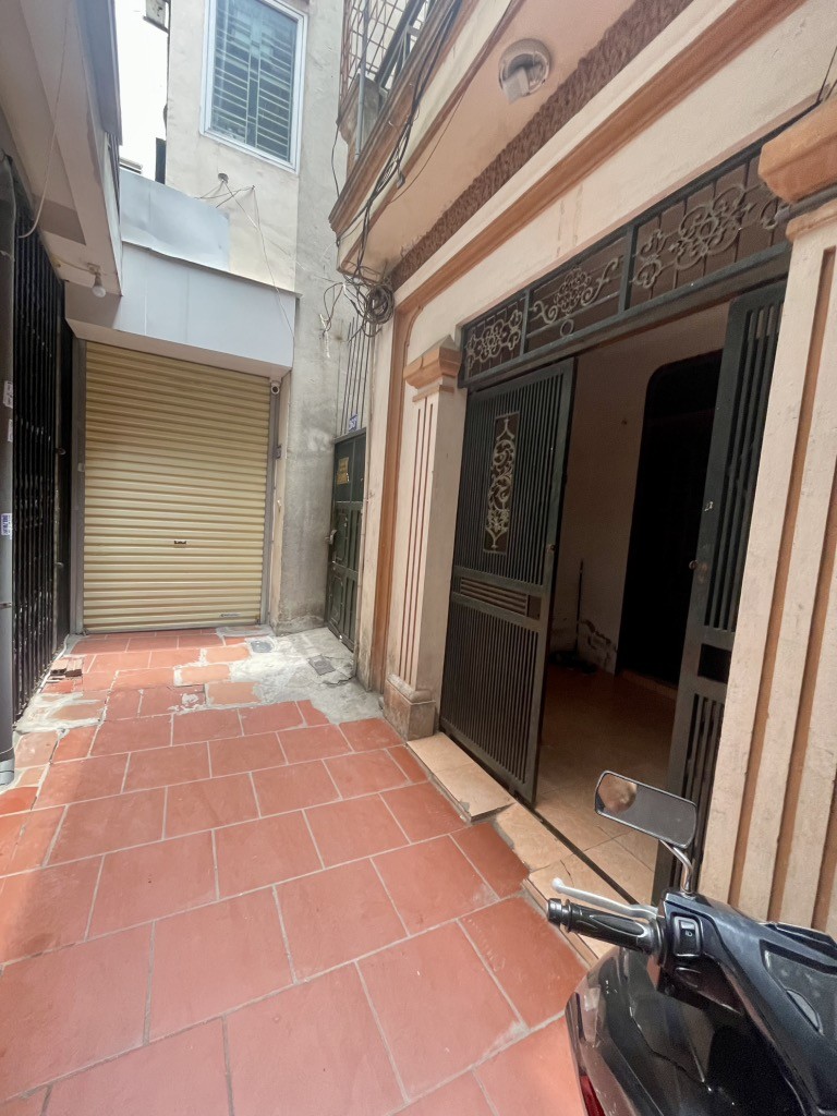Cần bán Nhà mặt tiền đường Giáp Bát, Phường Giáp Bát, Diện tích 57m², Giá 10 Tỷ