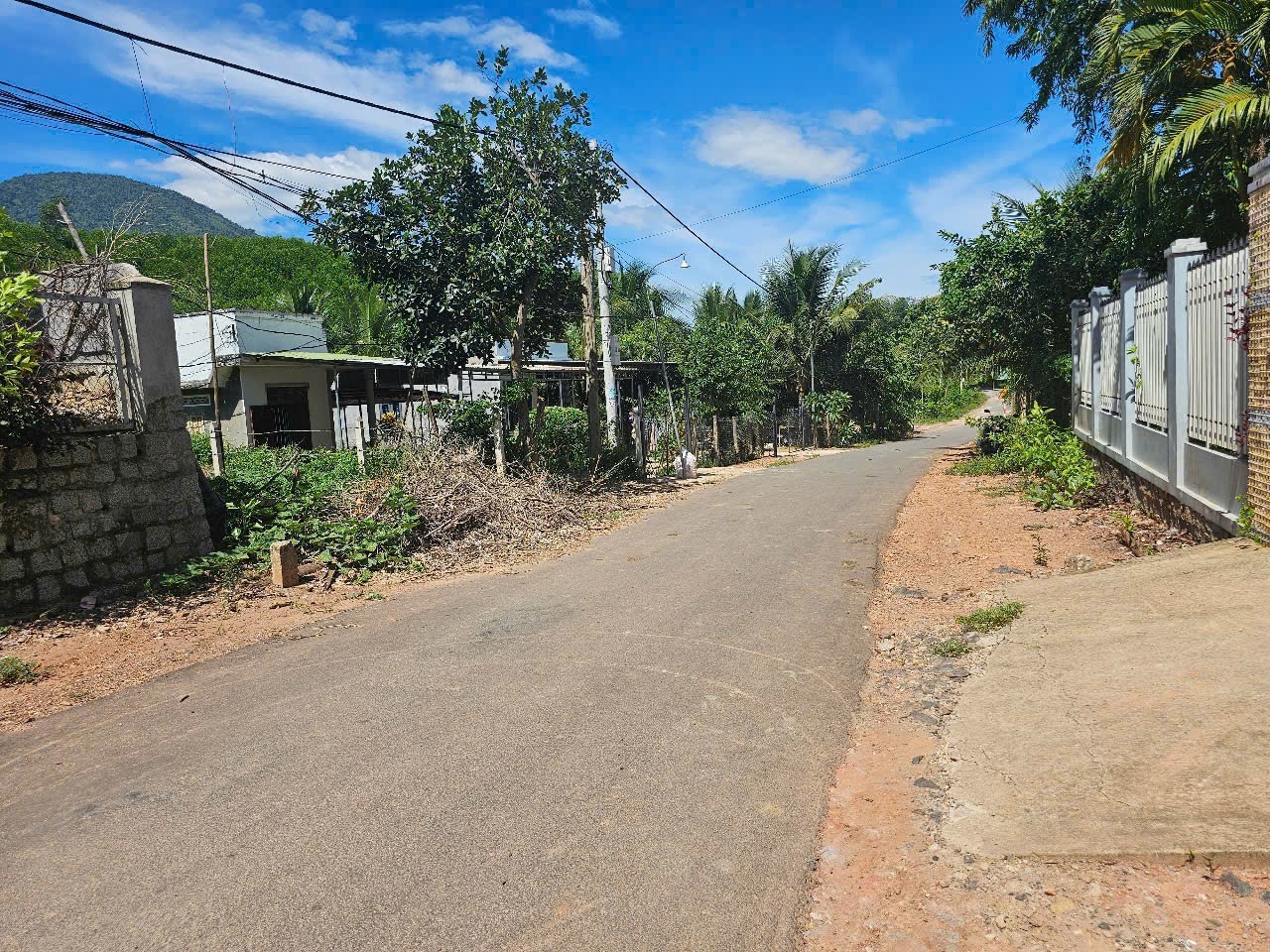Bán đất Diên Xuân thôn Xuân Trung mặt tiền đường nhựa QH 16m - đường vào hồ Đồng Mộc 8