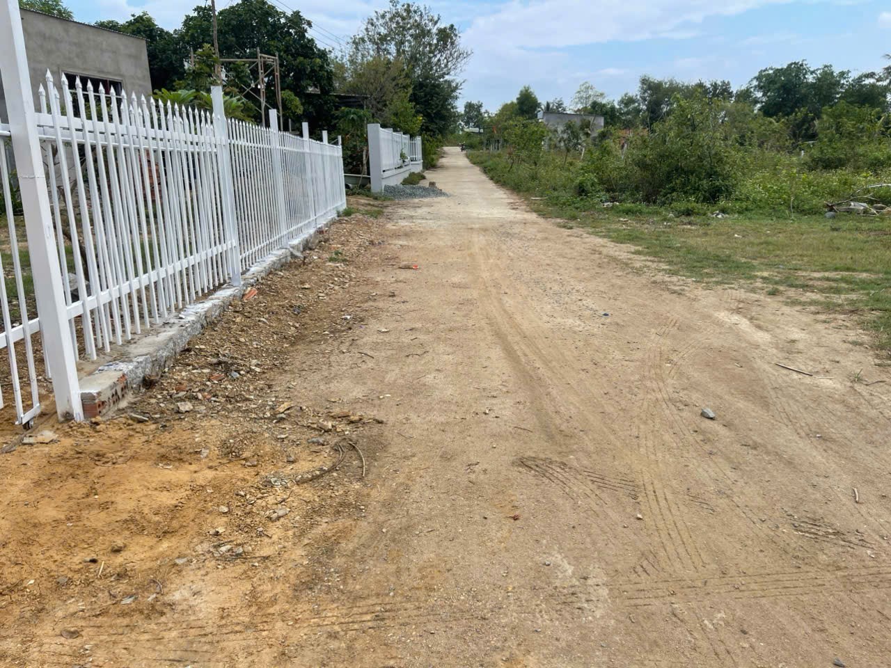 Bán căn nhà vườn Diên Đồng trong khu dân cư đông đúc - đường thông ngay sau lưng nhà văn hoá thôn 3