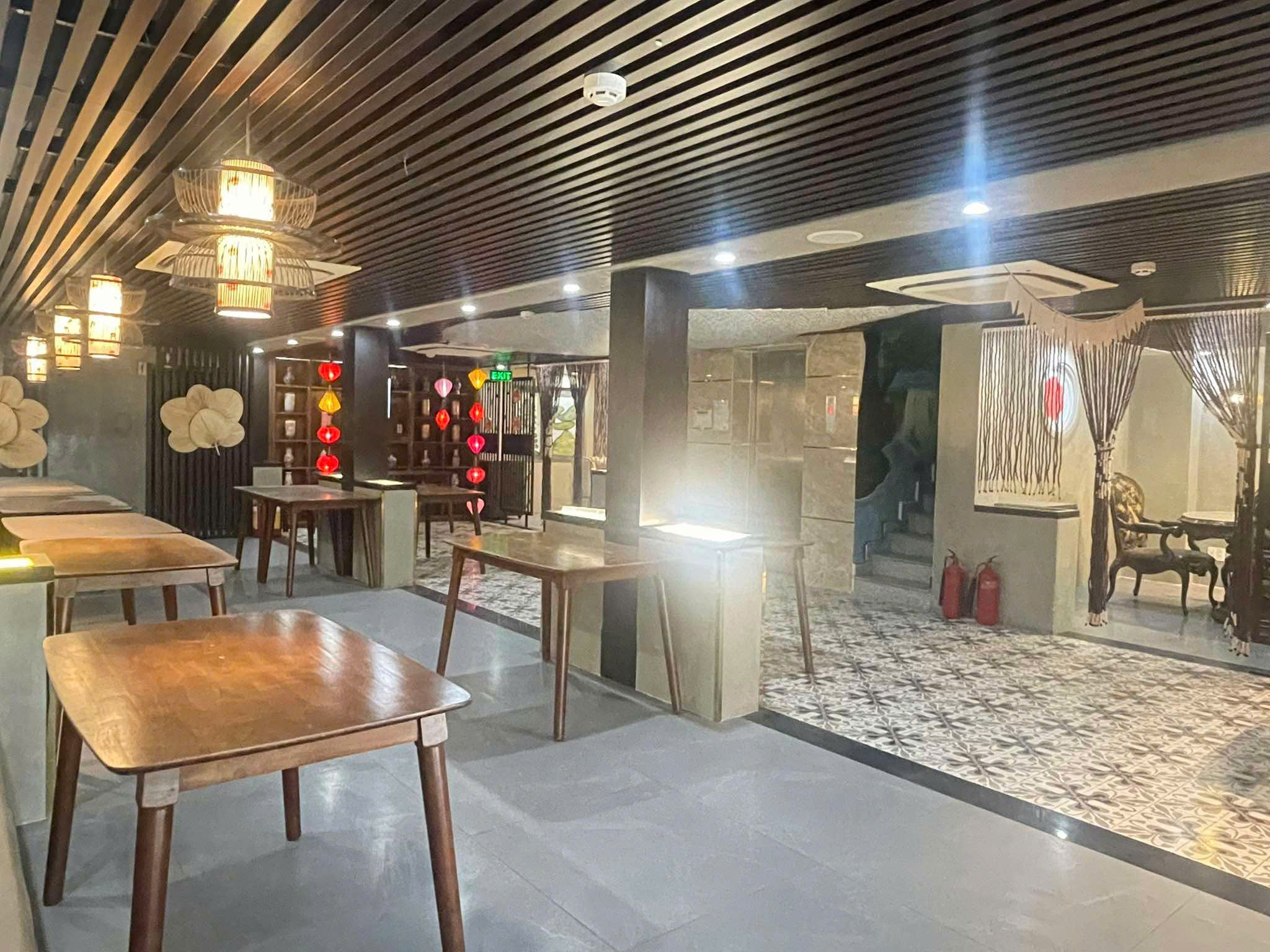 TOÀ NHÀ VĂN PHÒNG 1 HẦM 7 TẦNG 1200m2 SÀN – TRUNG TÂM QUẬN 10 – ĐƯỜNG SƯ VẠN HẠNH 11