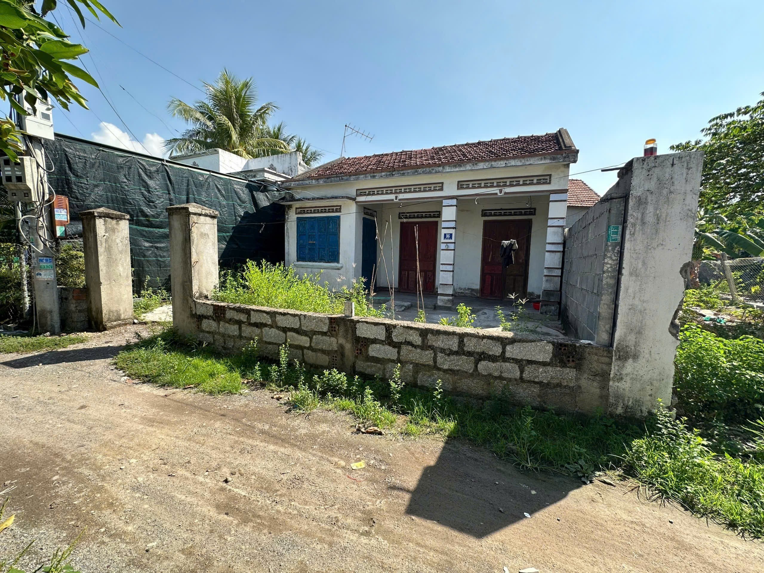 Bán đất tặng căn nhà Diên Sơn giá rẻ còn rất chắc chắn cải tạo lại vẫn ở tốt