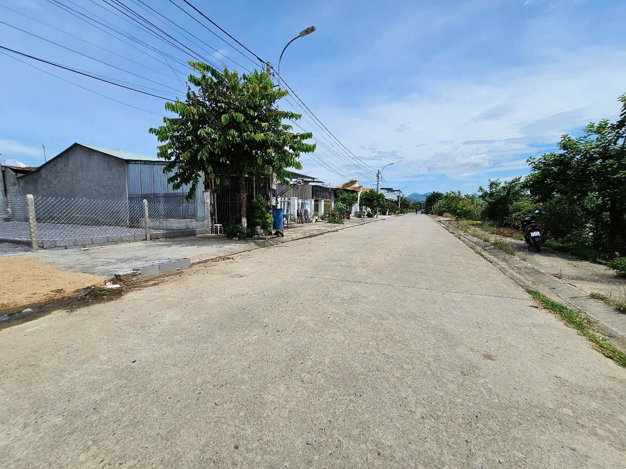 Bán đất tái định cư Diên Toàn mặt tiền đường số 1 - lô góc 2 mặt tiền đường rộng 15m 2