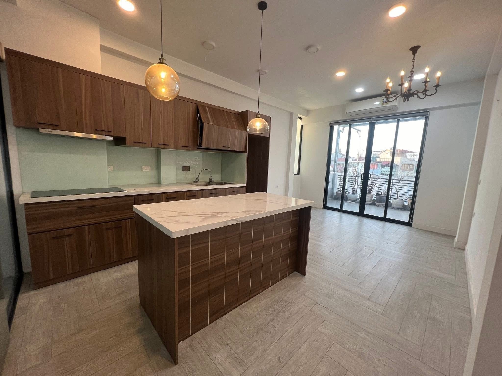 Cho thuê nhà mặt phố Đại La - Hai Bà Trưng 50m x 5T giá 40tr, vỉa hè 8M, KD cực tốt 2