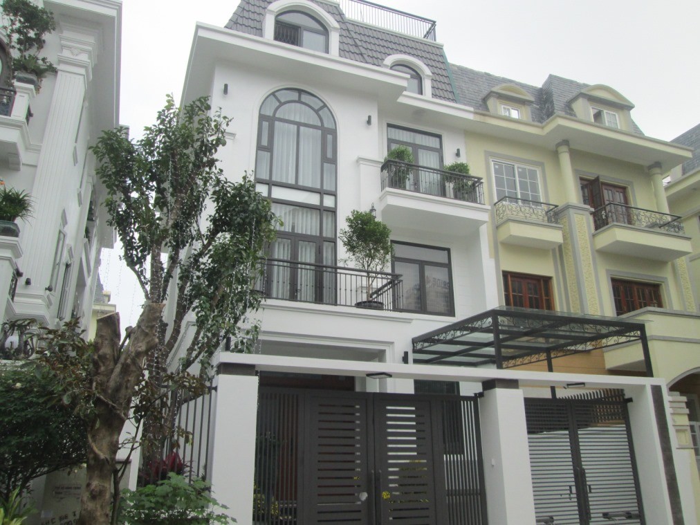 Anh Nam mua BT Mỹ Đình bán gấp BT KĐT Lideco gần hồ điều hòa 168m2 chỉ 22.x tỷ. 0989626116