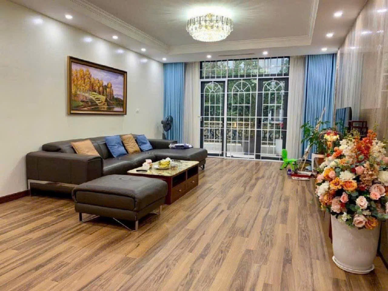 Hơn 100 triệu/m2 Biệt thự phố Kim Giang ô tô tránh cạnh KĐT Linh Đàm 120m2. LH 0989626116