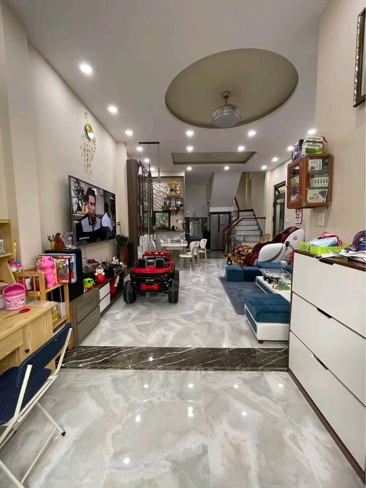 Bán Nhà Phố - Đã Hoàn Công Nguyễn Công Trứ, P8, Đà Lạt gần Đại Học Đà Lạt 10,9 tỷ