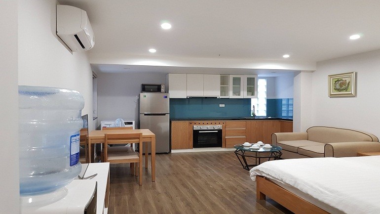 Cho thuê căn hộ dịch vụ tại Tô Ngọc Vân, Tây Hồ, 40m2, 1PN, đầy đủ nội thất đẹp hiện đại