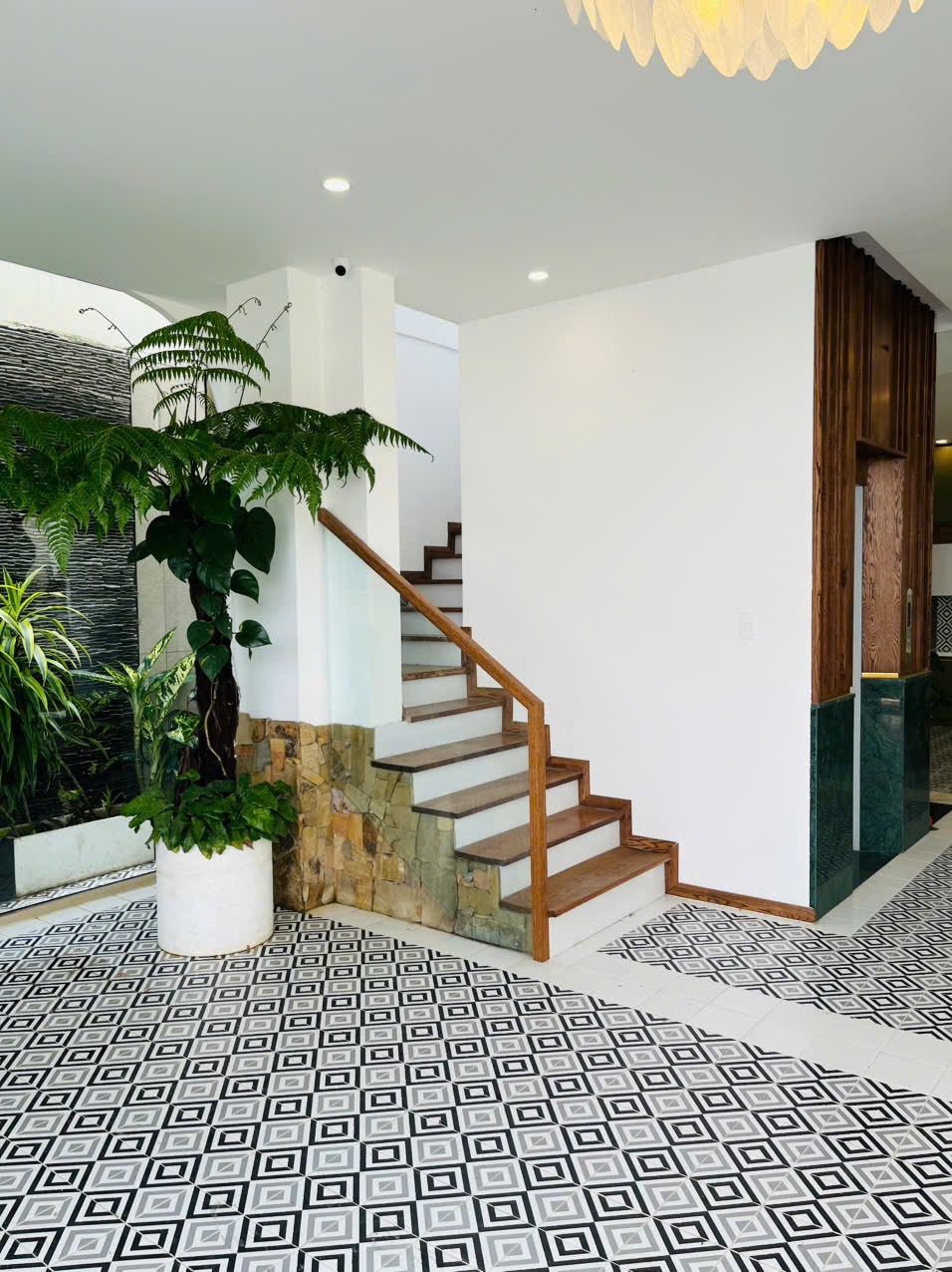Cần Bán Căn Villa Đẹp Thích Hợp Kinh Doanh, Nghỉ Dưỡng Tại KQH Ngô Quyền, P6, Đà Lạt