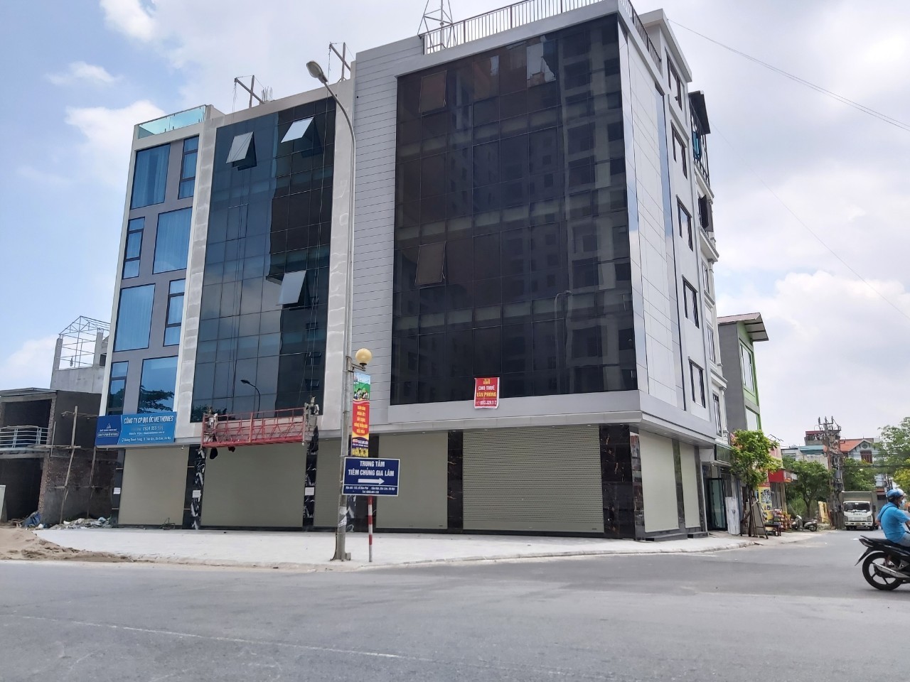 Bán nhà 730m2 mặt phố Hồng Tiến - Long Biên - Hà Nội. Mặt tiền rộng thang máy. Kinh doanh vô