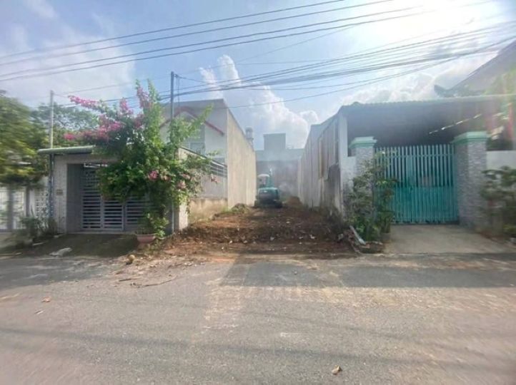 Cần bán Đất đường Quốc Lộ 50, Xã Bình Đông, Diện tích 100m², Giá Thương lượng 2