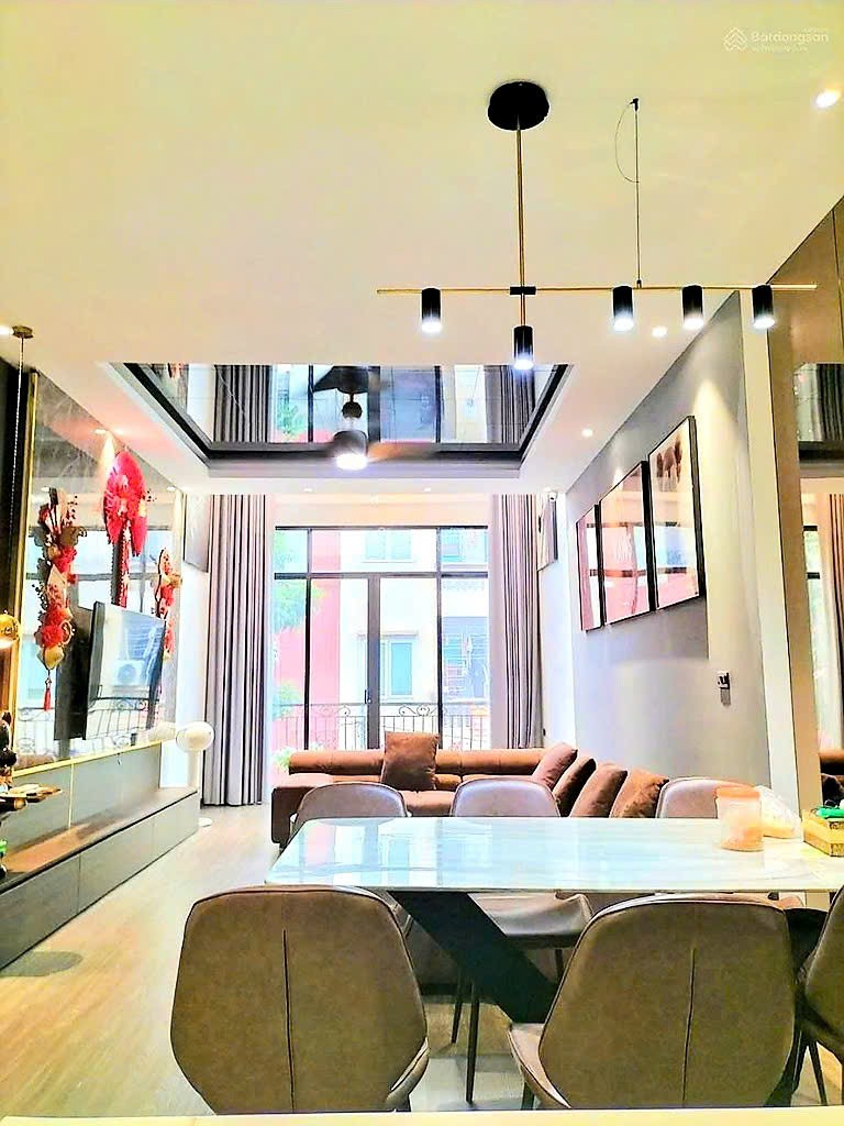 Bán Nhà 52m2x5 Tầng Phúc Diễn, Bắc Từ Liêm, Phân Lô, Oto Tránh, An Sinh Tốt, Vỉa Hè, Kinh Doanh 3