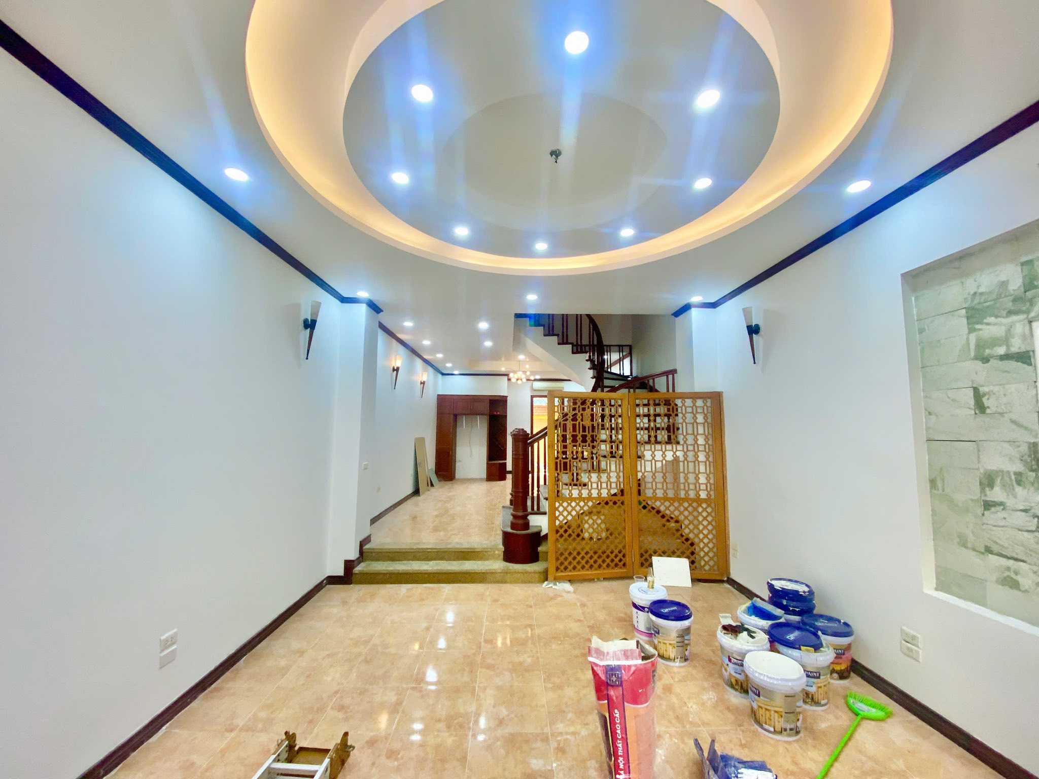 Cho thuê nhà ngõ 118 Nguyễn Khánh Toàn, Cầu Giấy ô tô tránh - vỉa hè 100m x 5T giá 38triệu 3