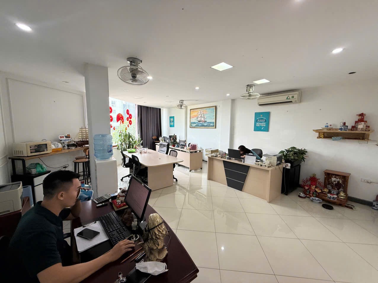 Cho thuê MBKD MP Nguyễn Hoàng - Mỹ Đình 110m, MT 6M giá 14tr, gửi xe và phí DV miễn phí 2