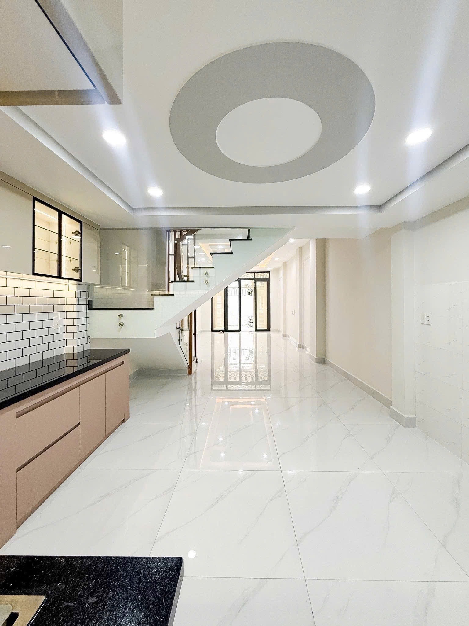 NHÀ MỚI 5 TẦNG 5PN 5WC GIÁP KHU D BÌNH THẠNH - 70m2 (4×17.5) VUÔNG A4 - GIÁ 13.8T 3