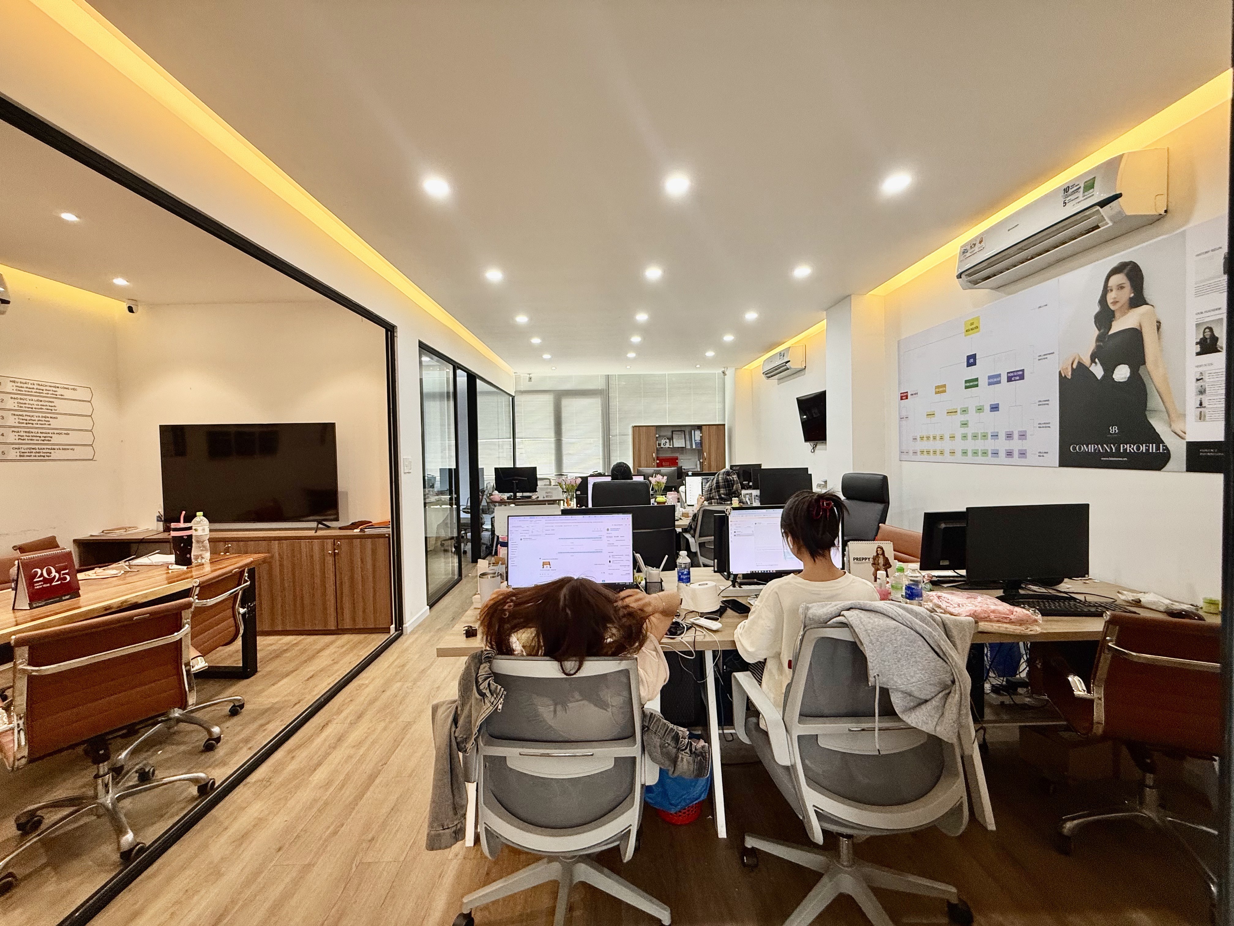 TOÀ NHÀ VĂN PHÒNG HUỲNH VĂN BÁNH - 103m2 (7×15) VUÔNG A4 - HĐ THUÊ 71.5TR/THÁNG - GIÁ 21.5T 11