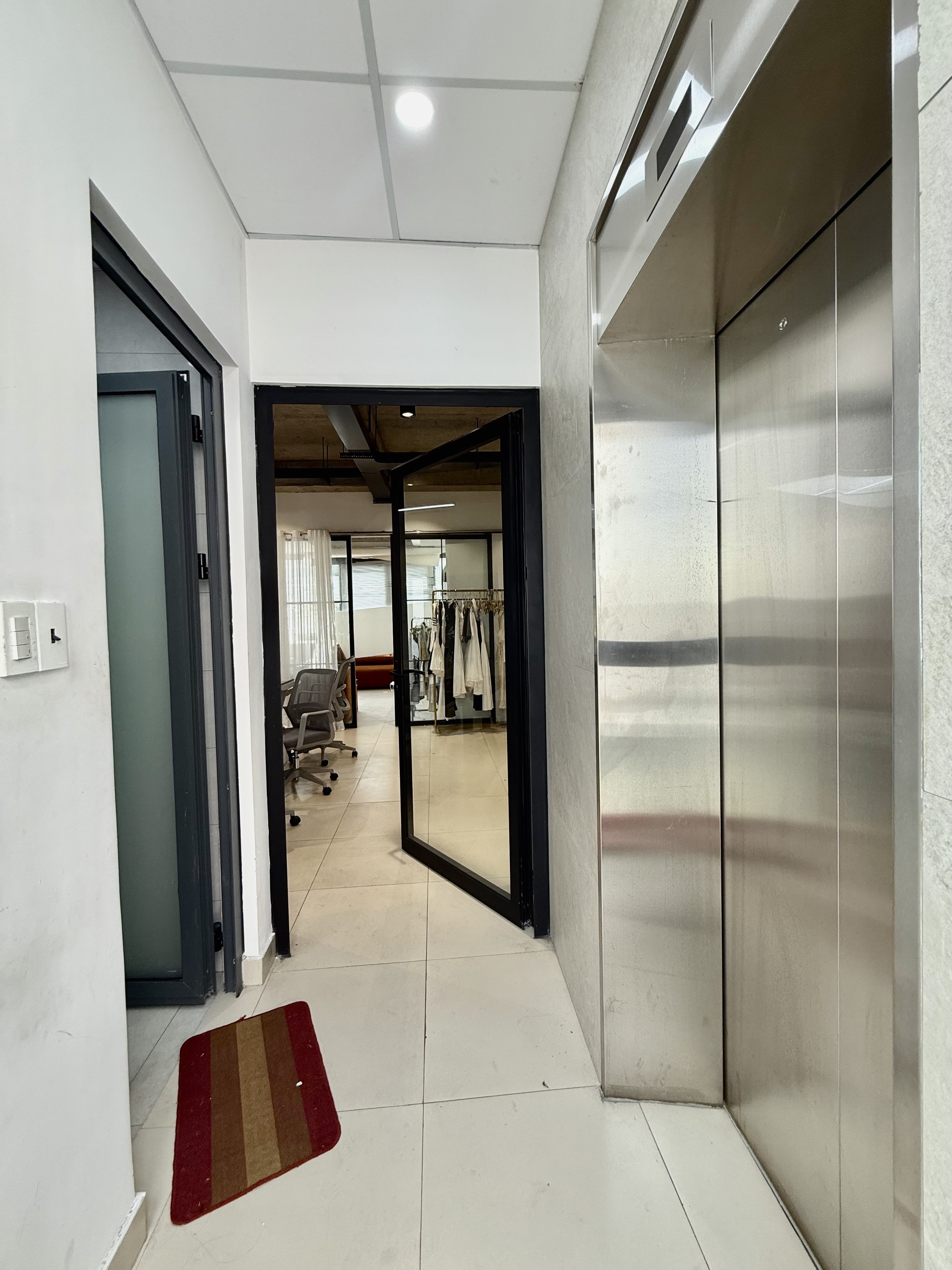 TOÀ NHÀ VĂN PHÒNG HUỲNH VĂN BÁNH - 103m2 (7×15) VUÔNG A4 - HĐ THUÊ 71.5TR/THÁNG - GIÁ 21.5T 14
