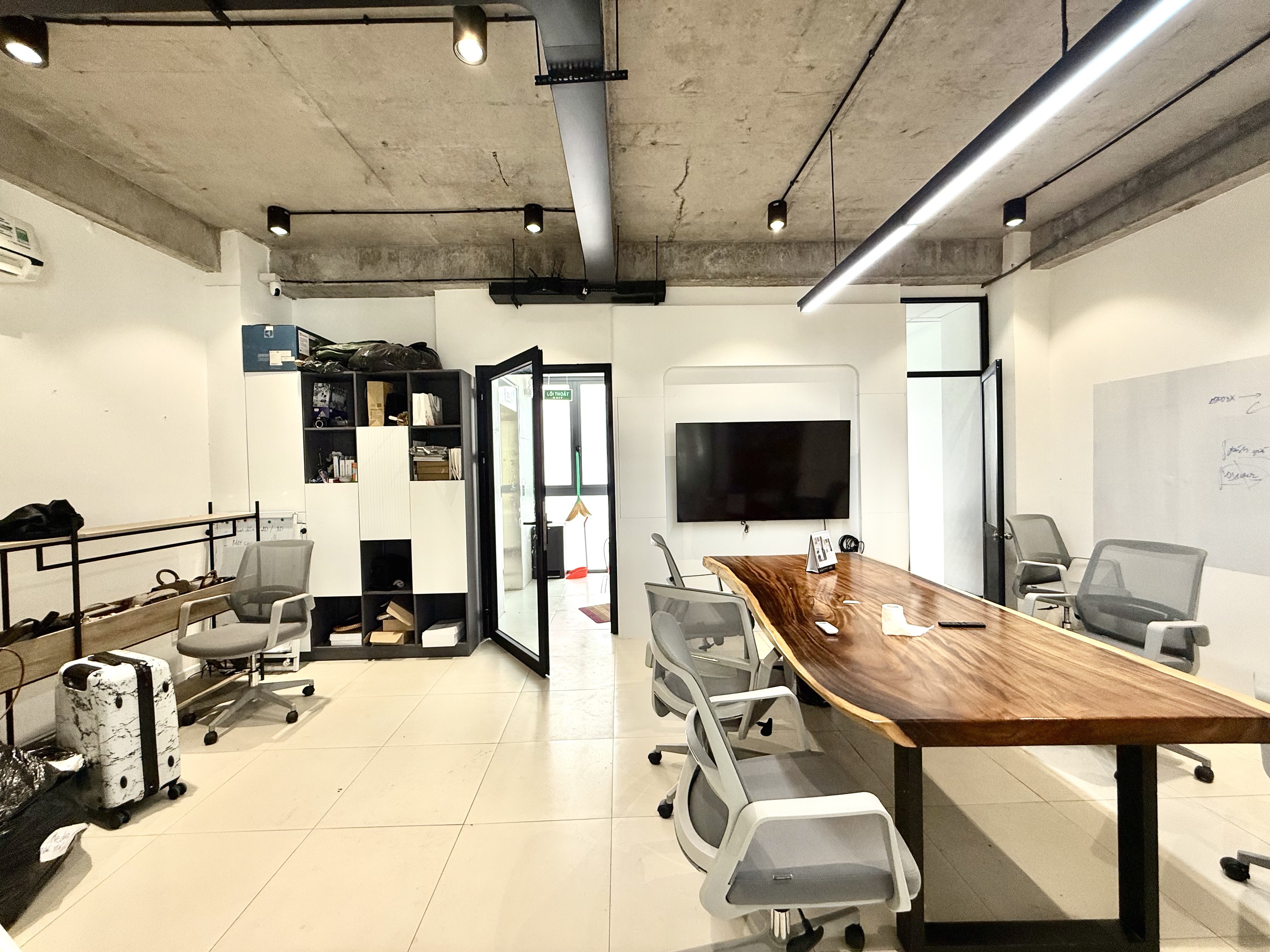 TOÀ NHÀ VĂN PHÒNG HUỲNH VĂN BÁNH - 103m2 (7×15) VUÔNG A4 - HĐ THUÊ 71.5TR/THÁNG - GIÁ 21.5T 13