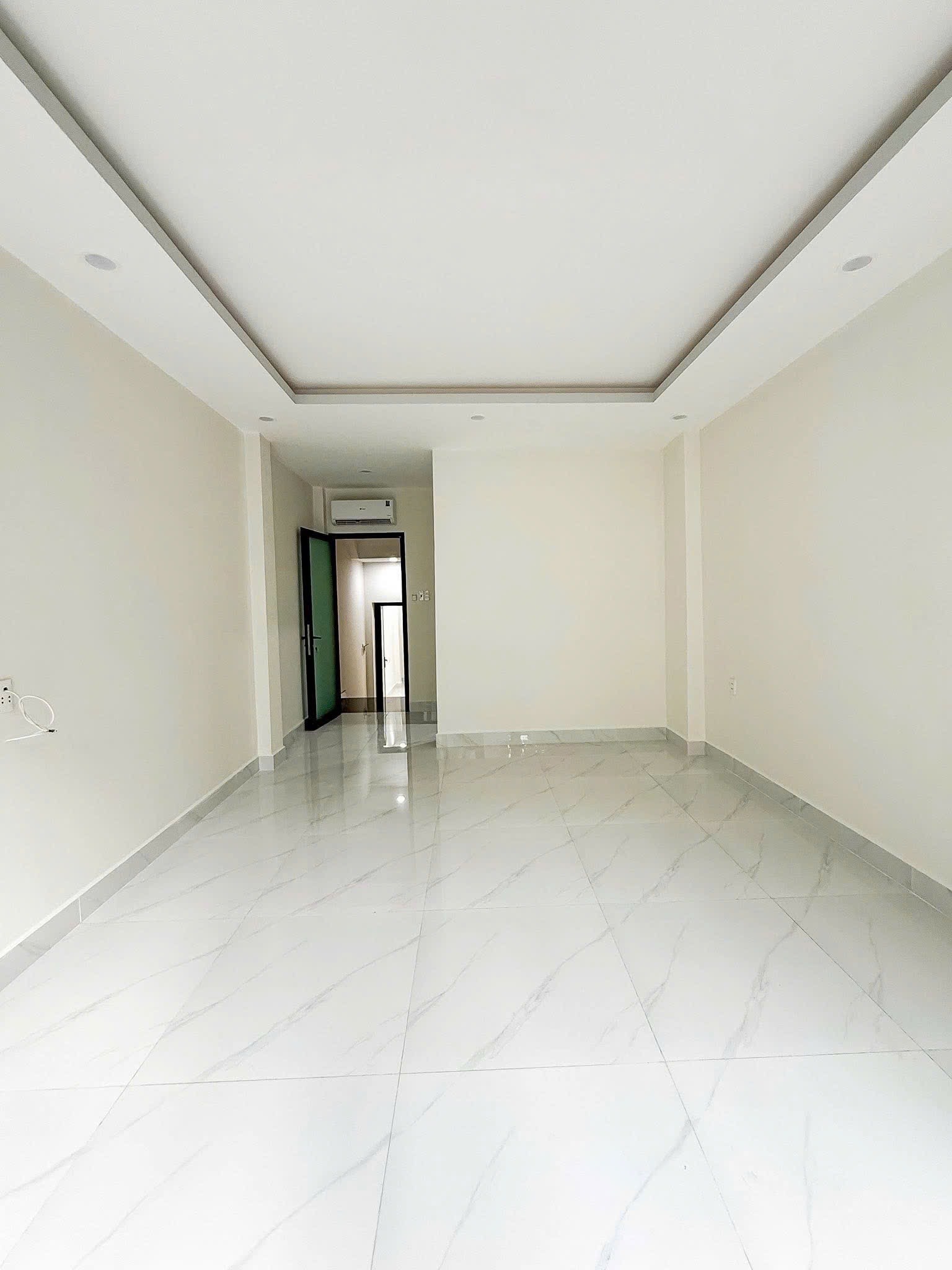 NHÀ MỚI 5 TẦNG 5PN 5WC GIÁP KHU D BÌNH THẠNH - 70m2 (4×17.5) VUÔNG A4 - GIÁ 13.8T 12