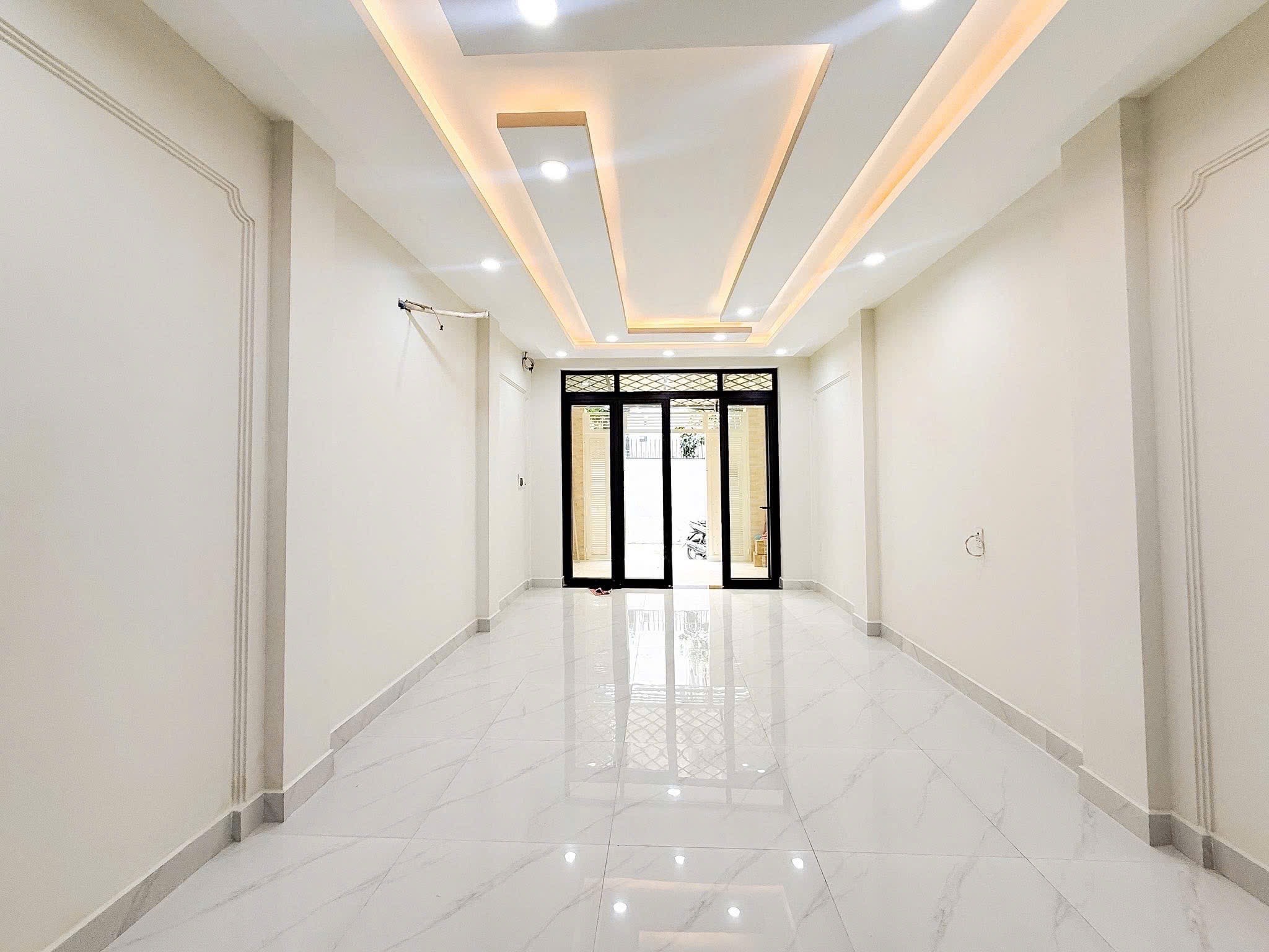 NHÀ MỚI 5 TẦNG 5PN 5WC GIÁP KHU D BÌNH THẠNH - 70m2 (4×17.5) VUÔNG A4 - GIÁ 13.8T 4