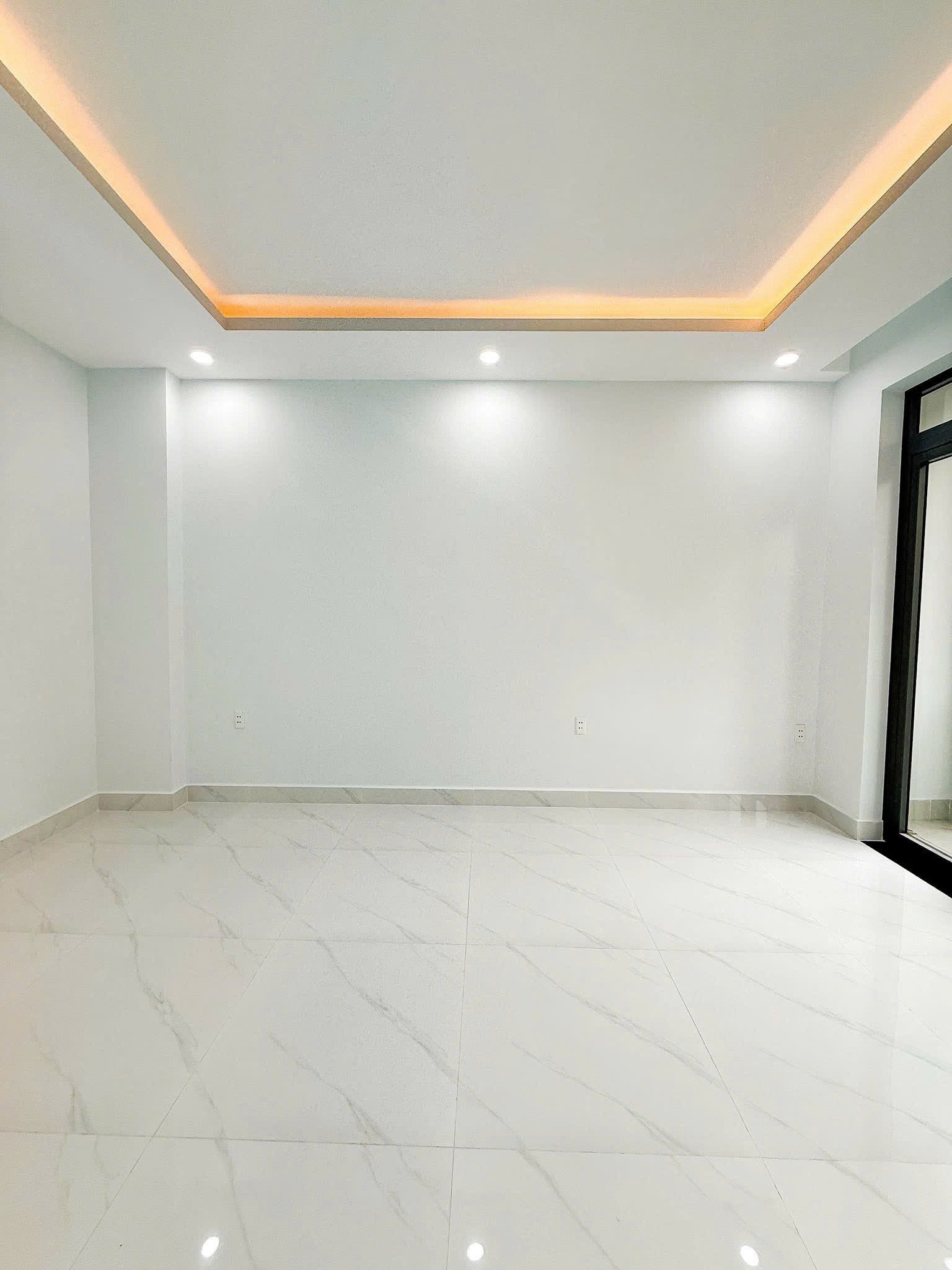 NHÀ MỚI 5 TẦNG 5PN 5WC GIÁP KHU D BÌNH THẠNH - 70m2 (4×17.5) VUÔNG A4 - GIÁ 13.8T 14